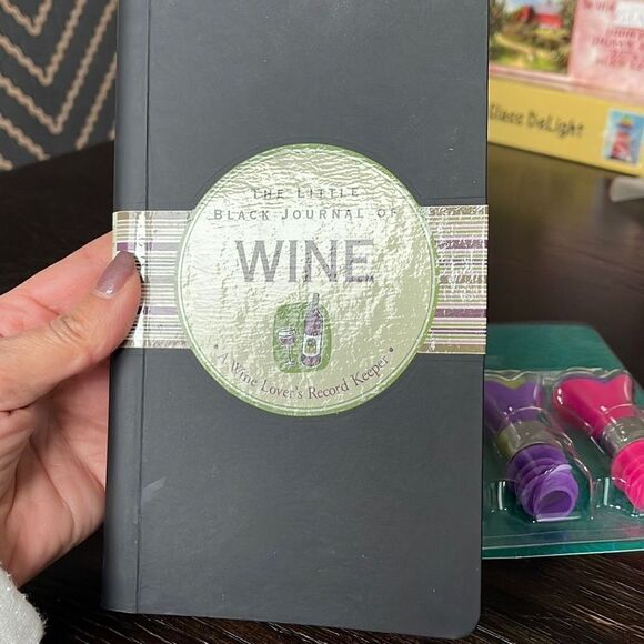 Wine Lovers Bundle. Book, Wine Stoppers.‎ - Picture 7 of 7